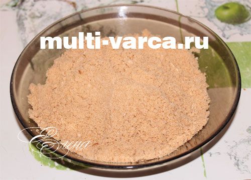 подрібнюємо печиво для чізкейка в мультиварці